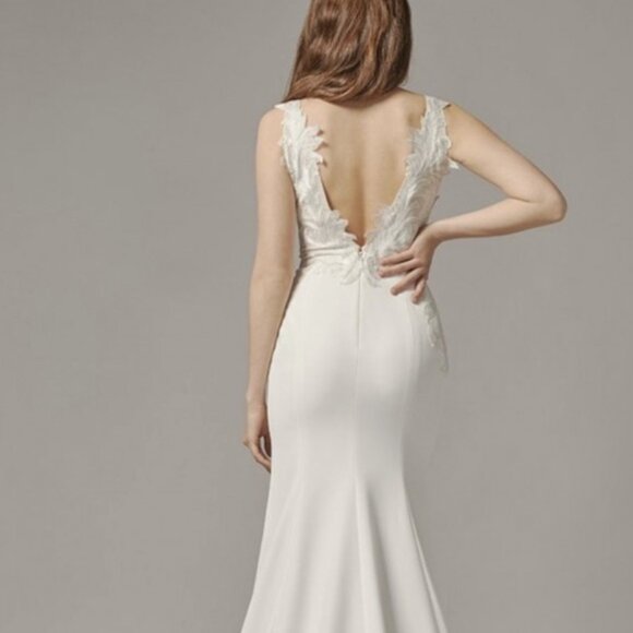 Wedding Dress - Picture 2 of 3